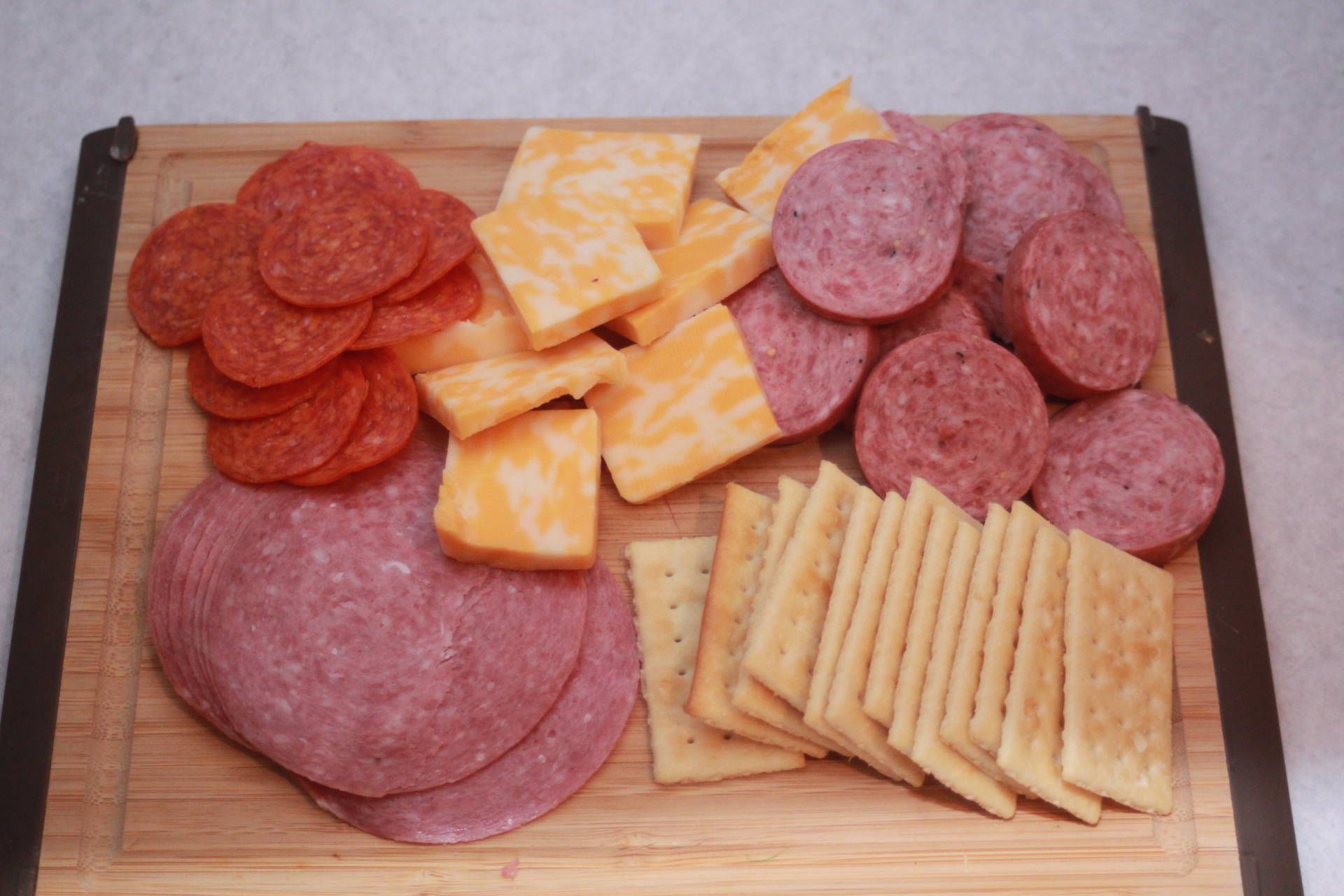 meat-cheese-crackers-bachelor-cooking