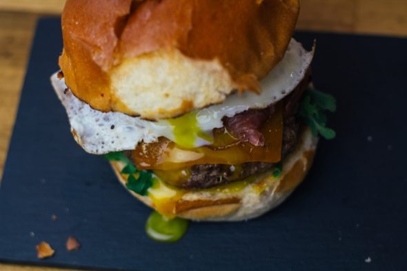 burger-beef-with-egg-4_web
